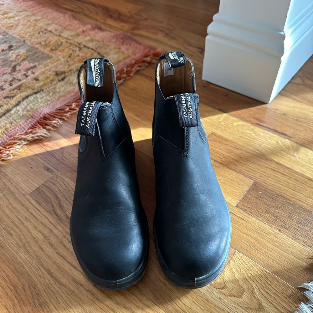 Blundstone Black Leather Boots 
Women’s - Picture 2 of 12